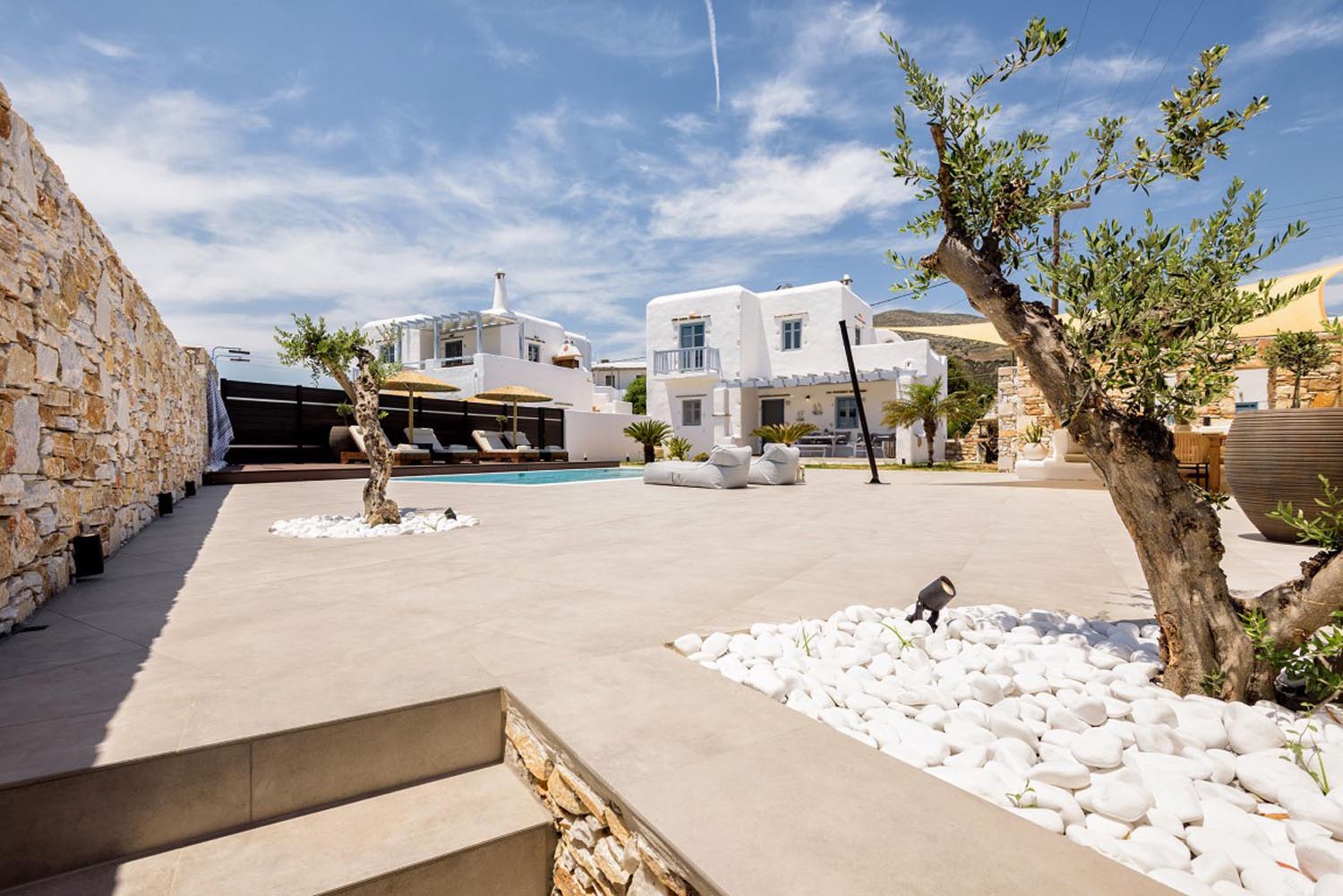 Σχεδιασμός πισίνας σε υπάρχουσα βιλα στον Δρυό της Πάρου απο την αρχιτέκτονα Μανταλένα Μπαφίτη. Φωτό 2